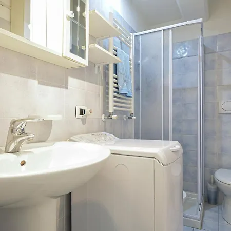 Nice In Piani-ciapin With 1 Bedrooms And Wifi Apartmán Cipressa