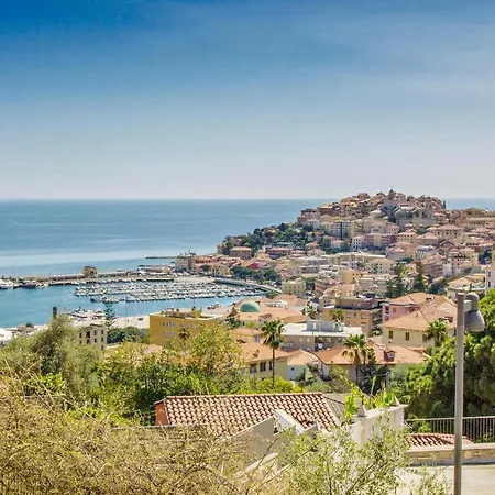 Apartmán Nice In Piani-ciapin With 1 Bedrooms And Wifi *